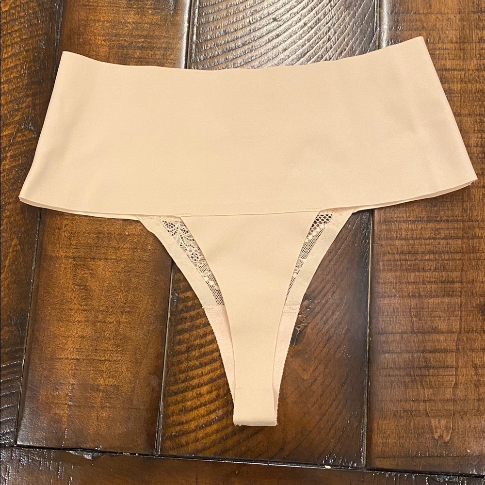 NWOT SPANXsupersmooth Undie-techtable Cream Lace Thong - Picture 5 of 9